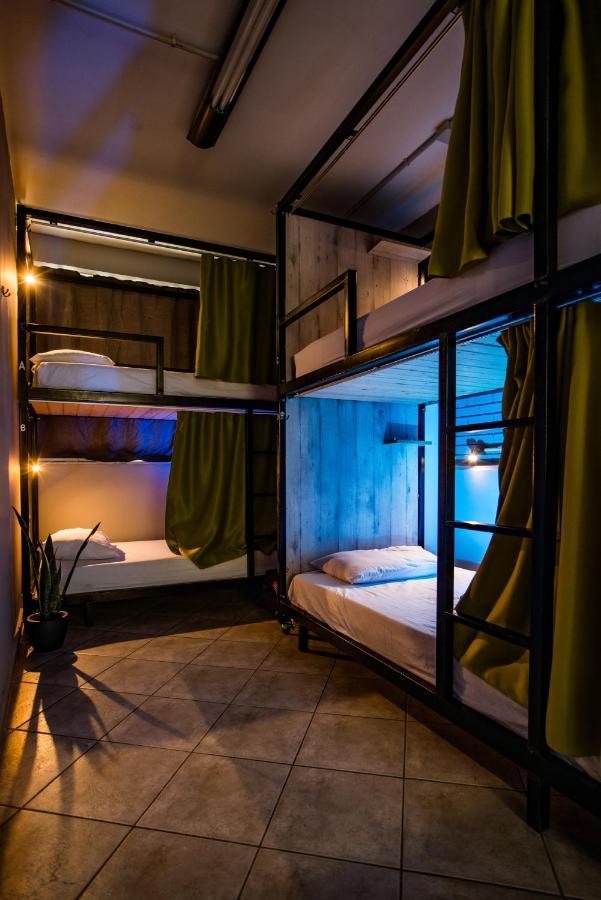 Bedway Athens Hostel Exterior photo
